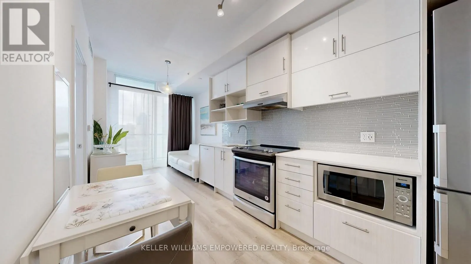 801 - 128 FAIRVIEW MALL DRIVE