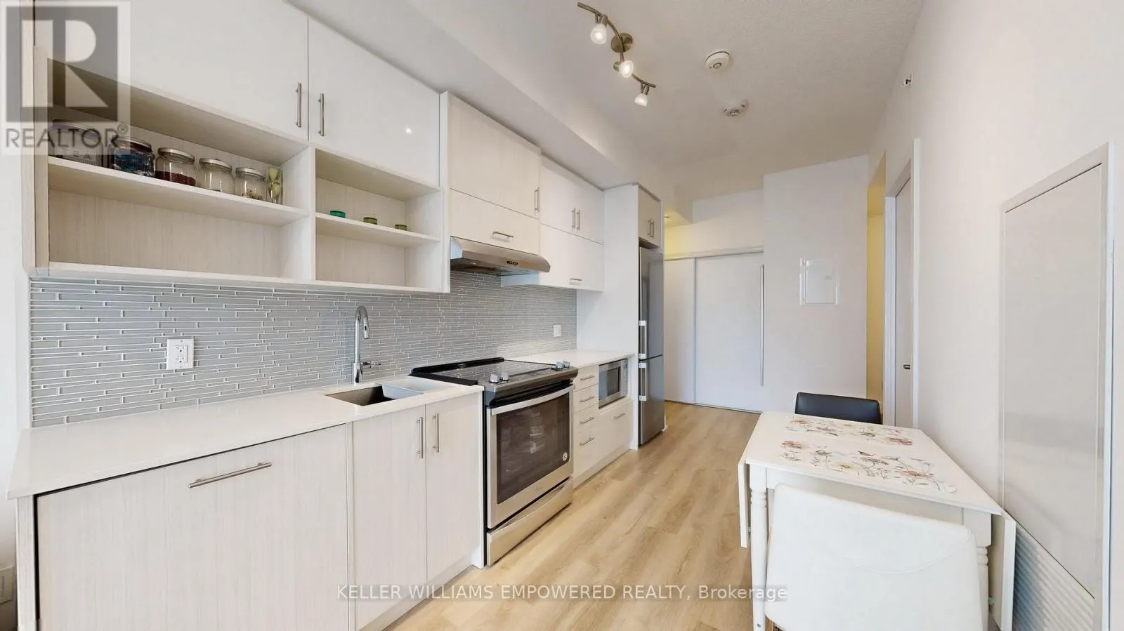 801 - 128 FAIRVIEW MALL DRIVE