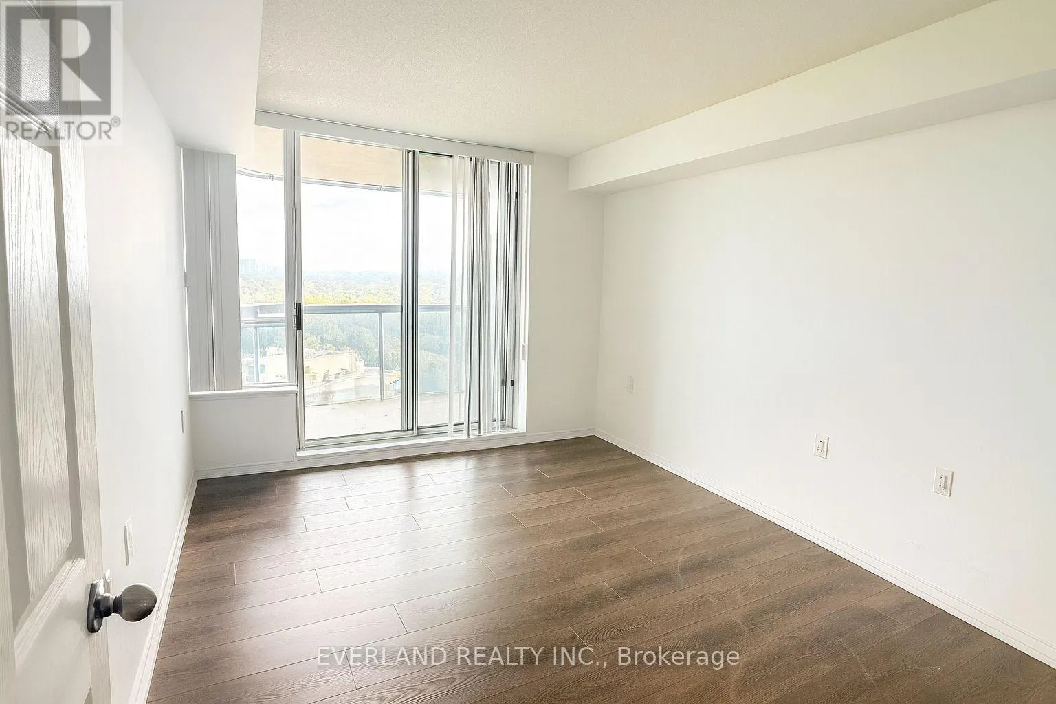 2306 - 35 FINCH AVENUE E