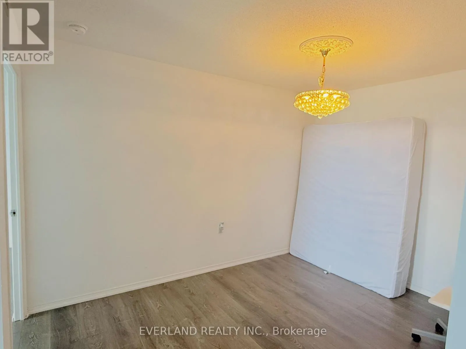 2306 - 35 FINCH AVENUE E