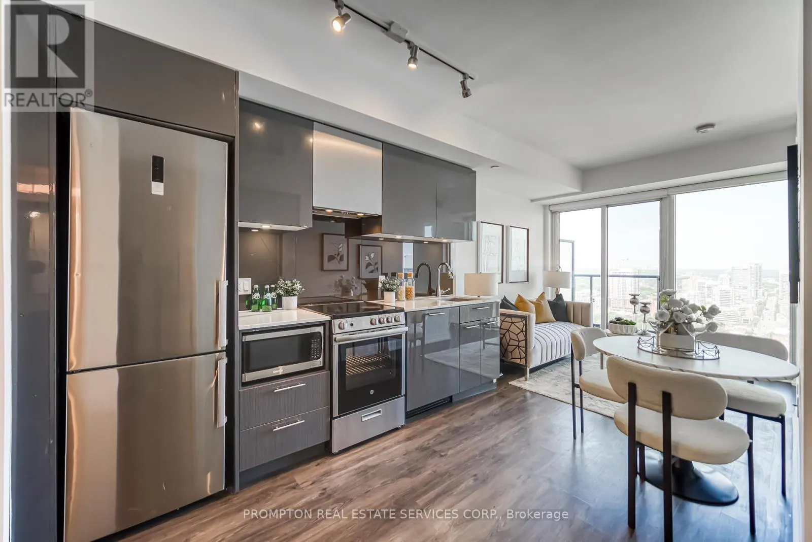 3215 - 251 JARVIS STREET