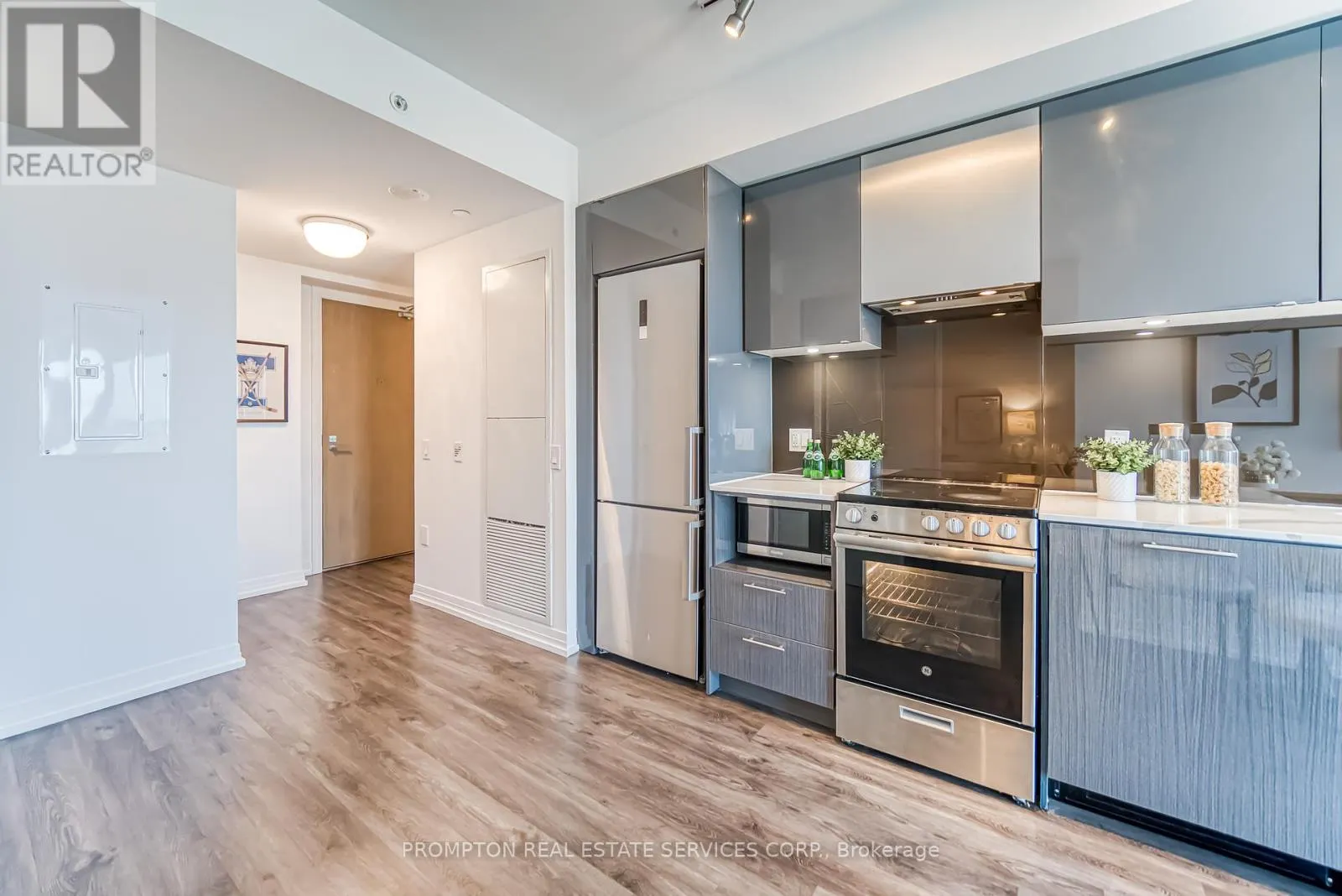 3215 - 251 JARVIS STREET