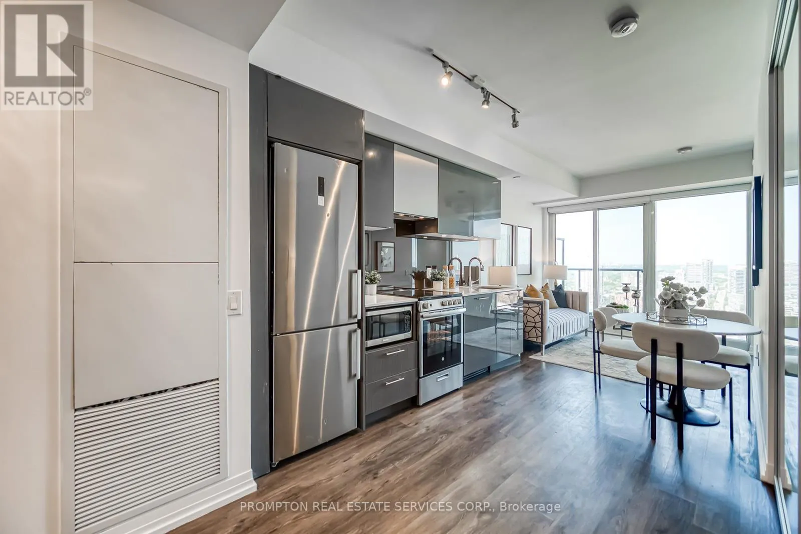 3215 - 251 JARVIS STREET