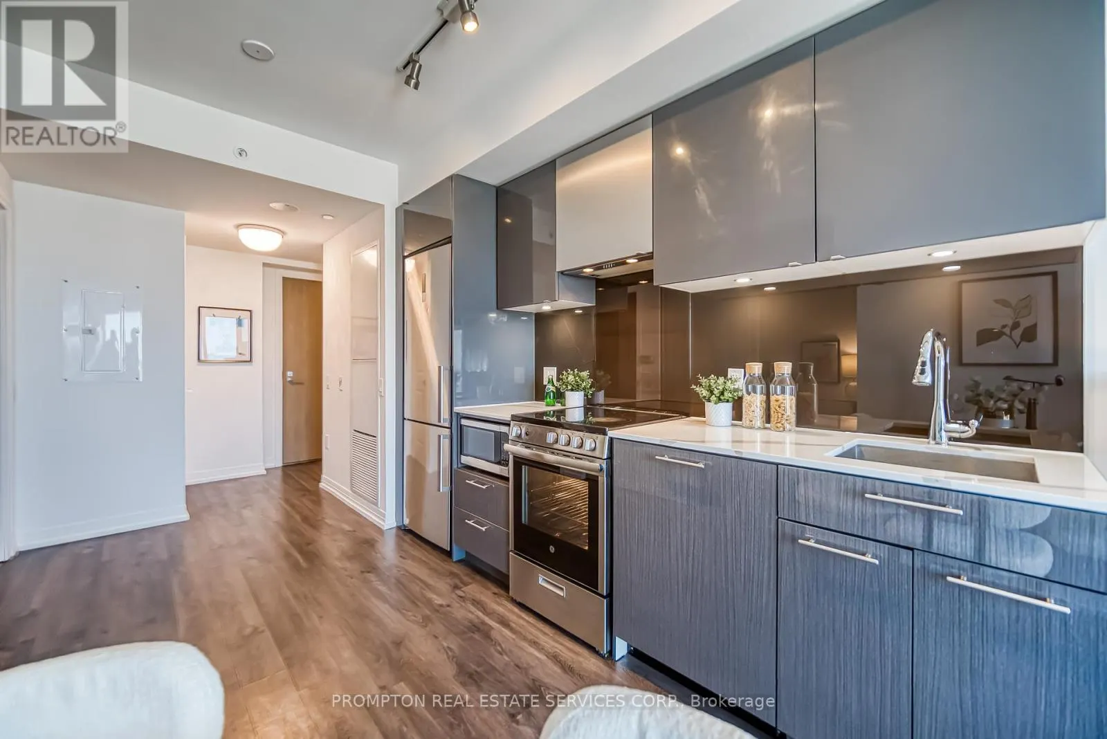 3215 - 251 JARVIS STREET