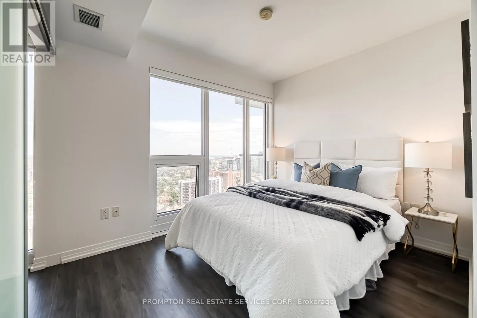 3215 - 251 JARVIS STREET