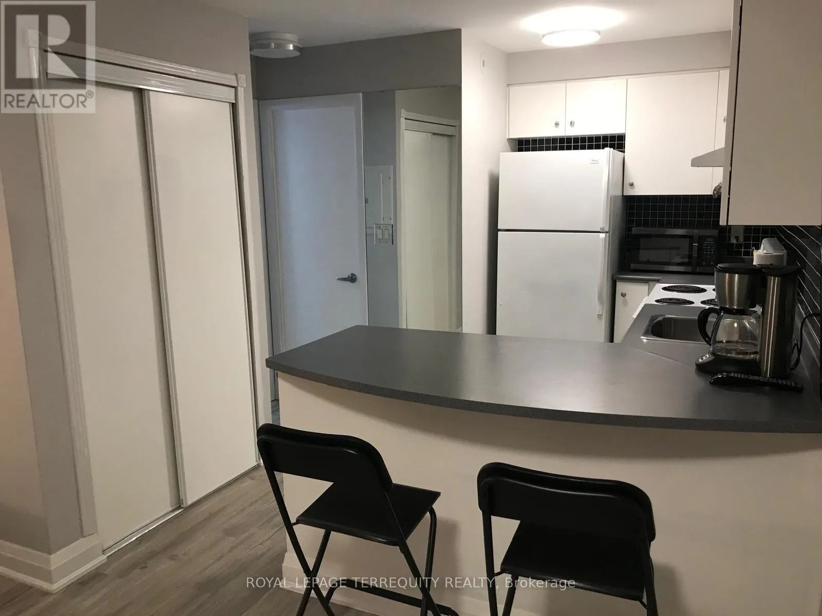 112 - 415 JARVIS STREET