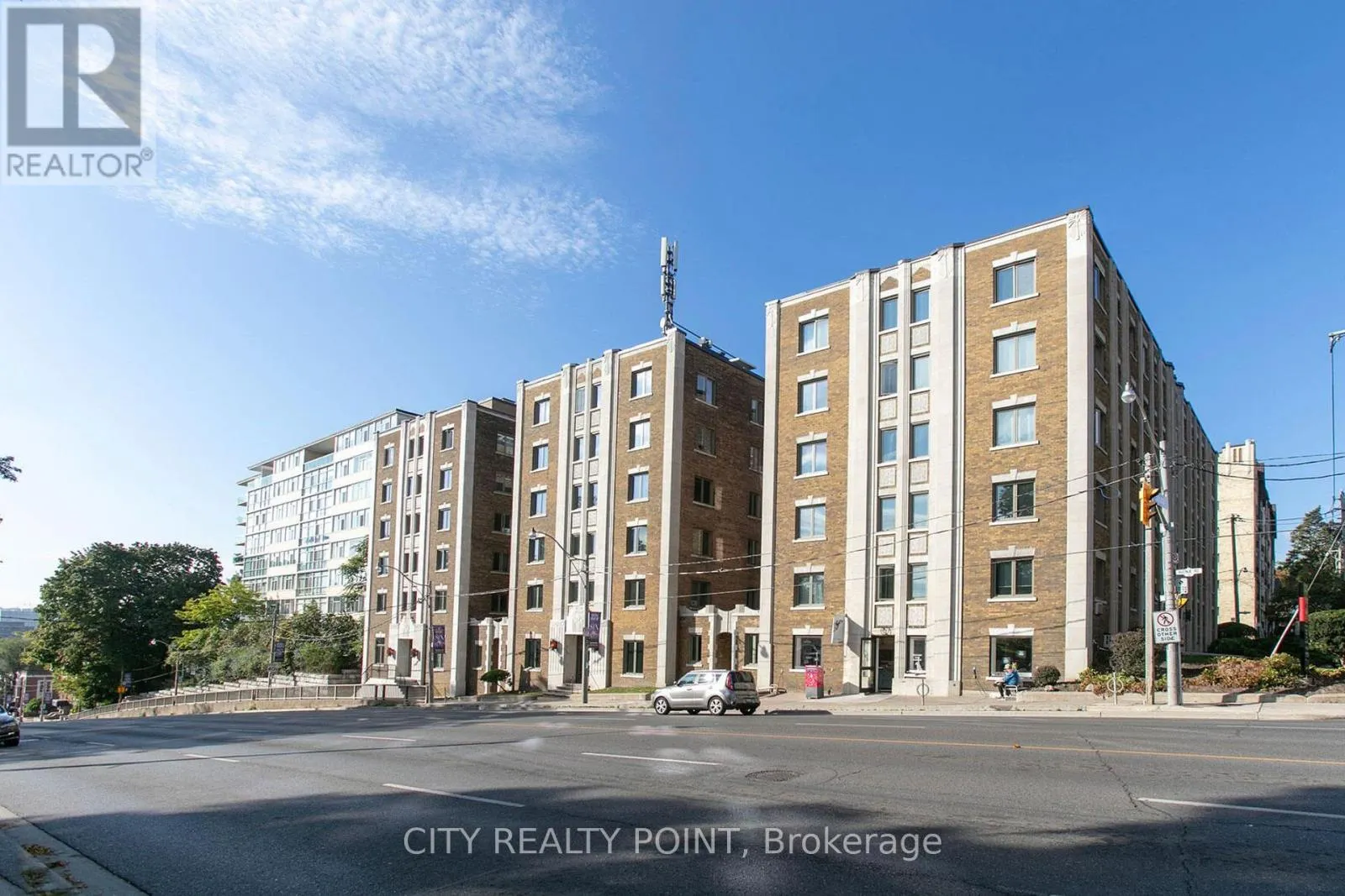 511 - 396 AVENUE ROAD