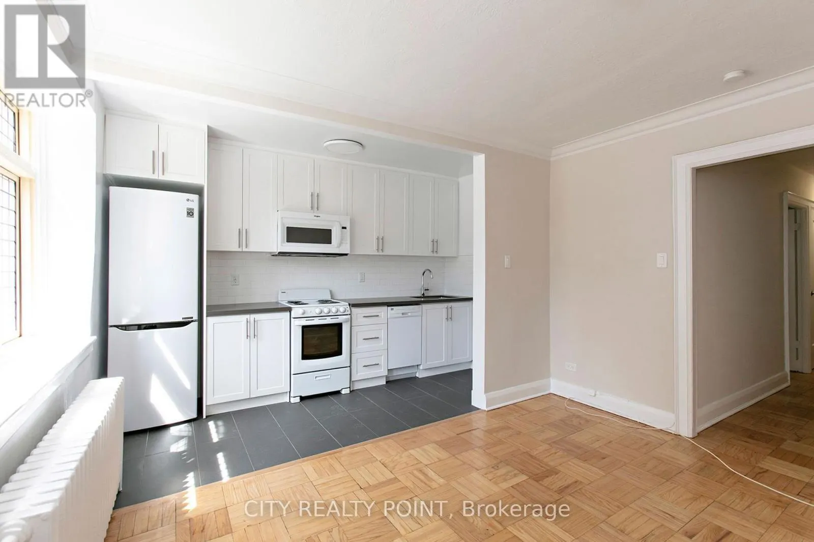 511 - 396 AVENUE ROAD
