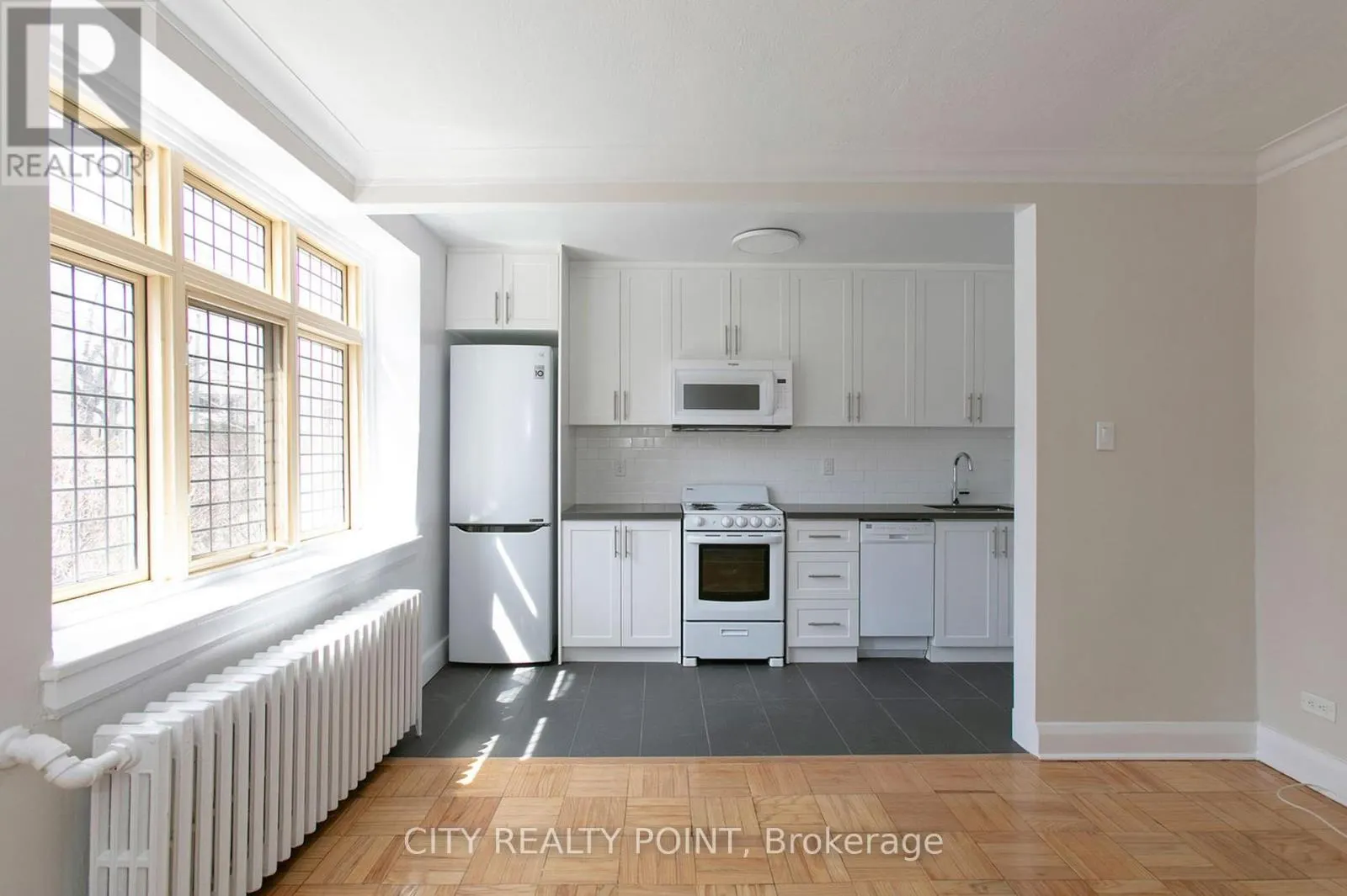 511 - 396 AVENUE ROAD