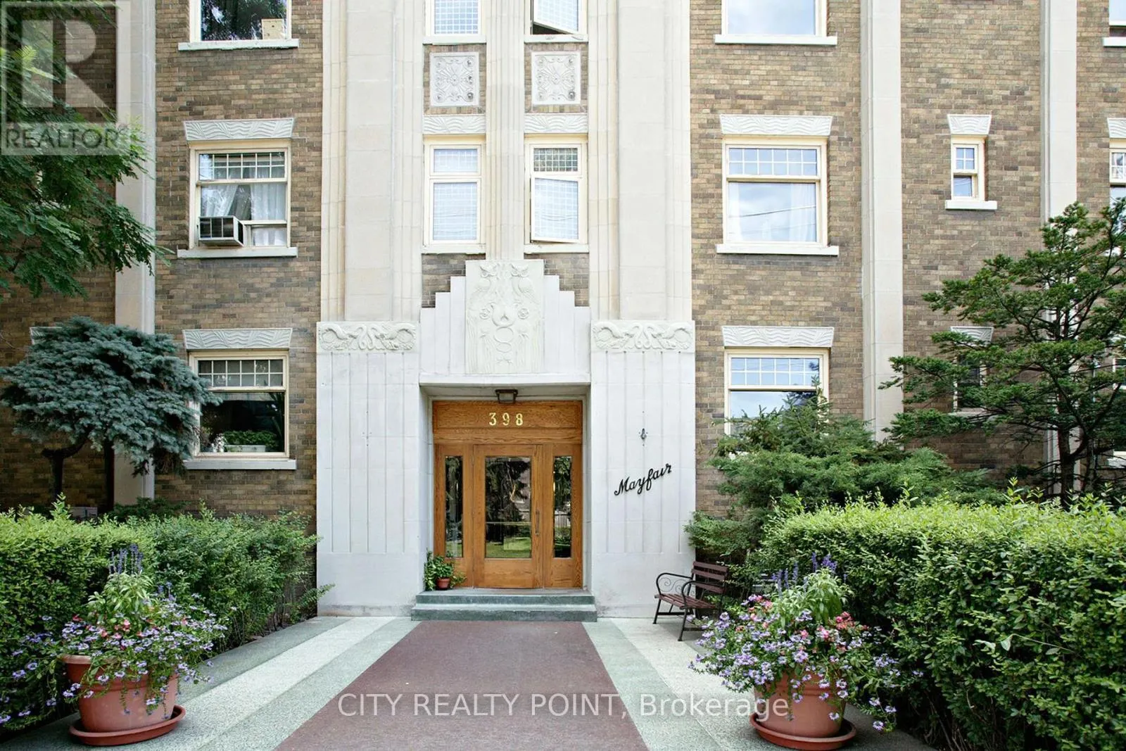 527 - 398 AVENUE ROAD