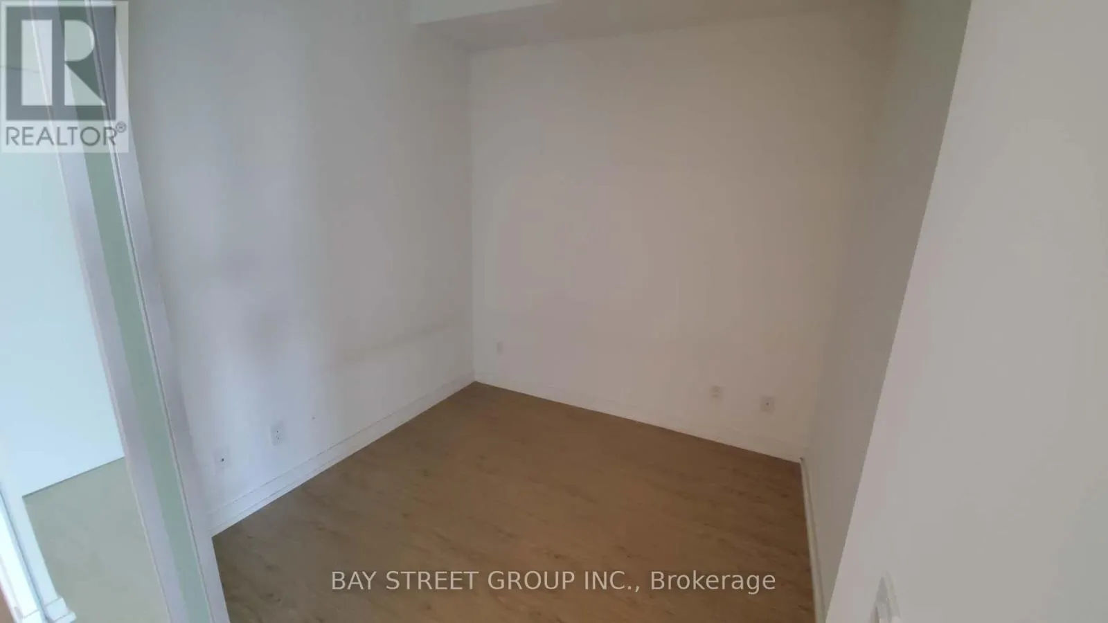 2508 - 85 WOOD STREET