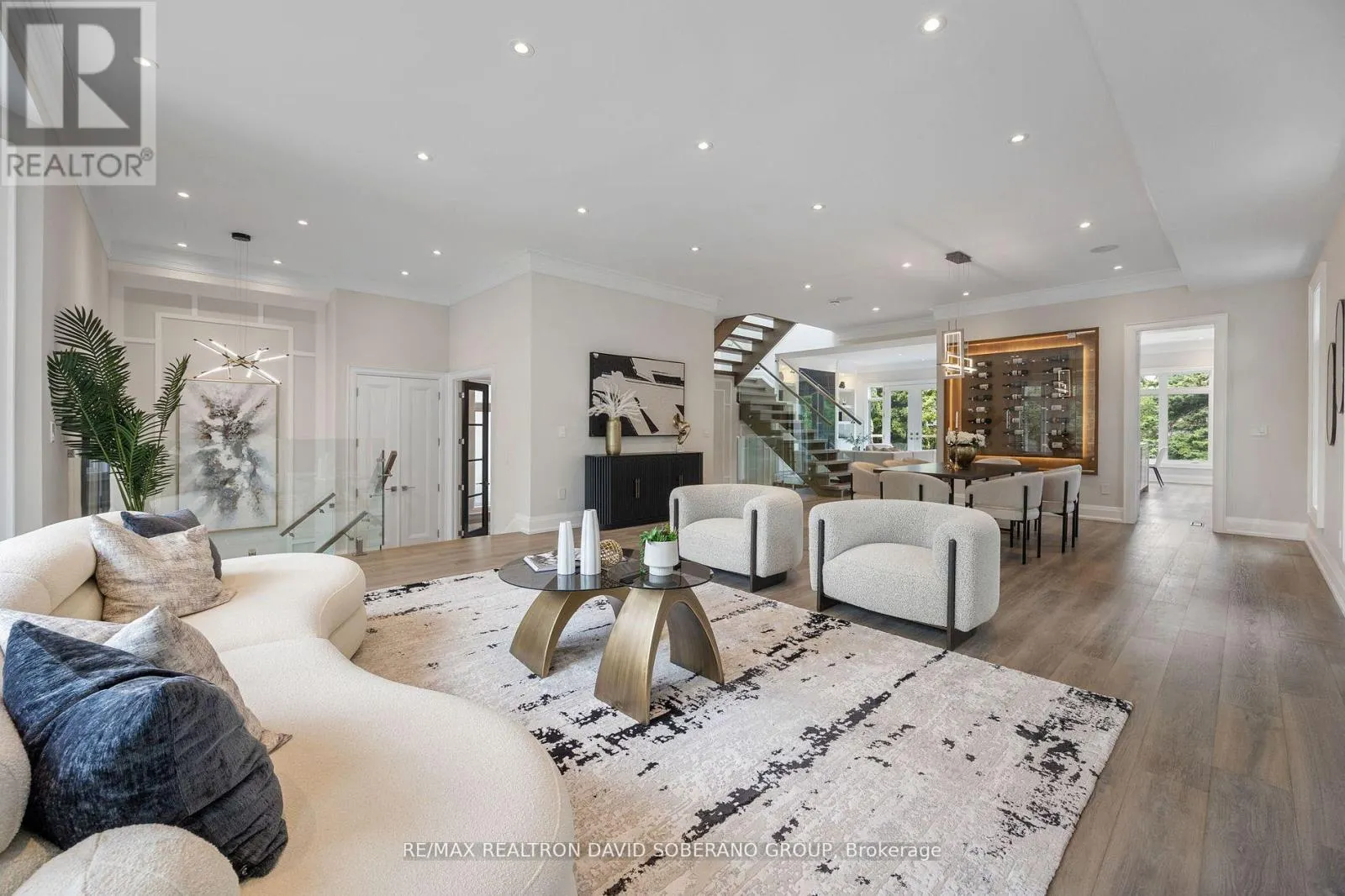 106 ALLINGHAM GARDENS