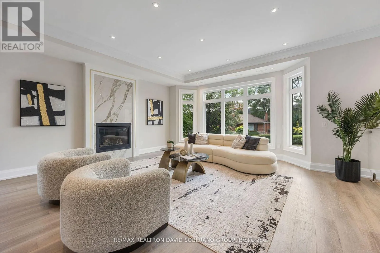 106 ALLINGHAM GARDENS