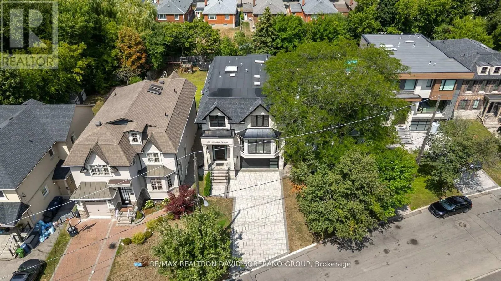 106 ALLINGHAM GARDENS