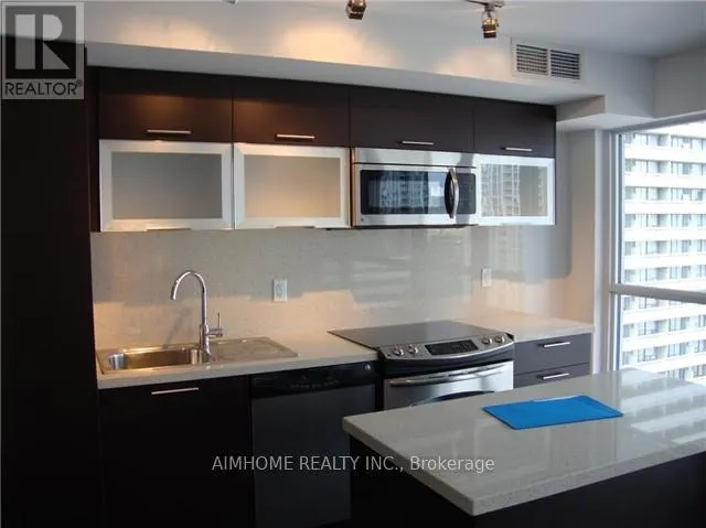 1216 - 386 YONGE STREET