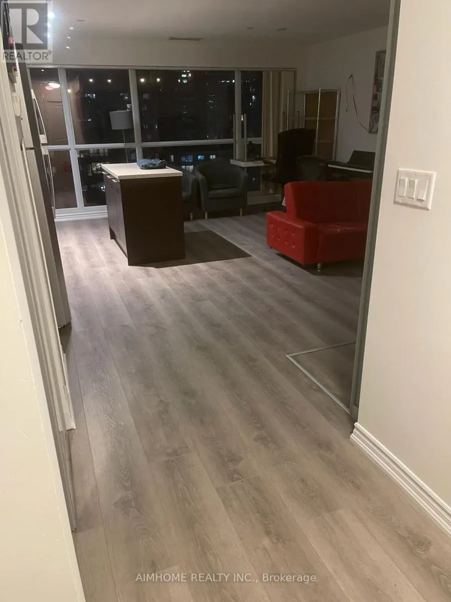 1216 - 386 YONGE STREET