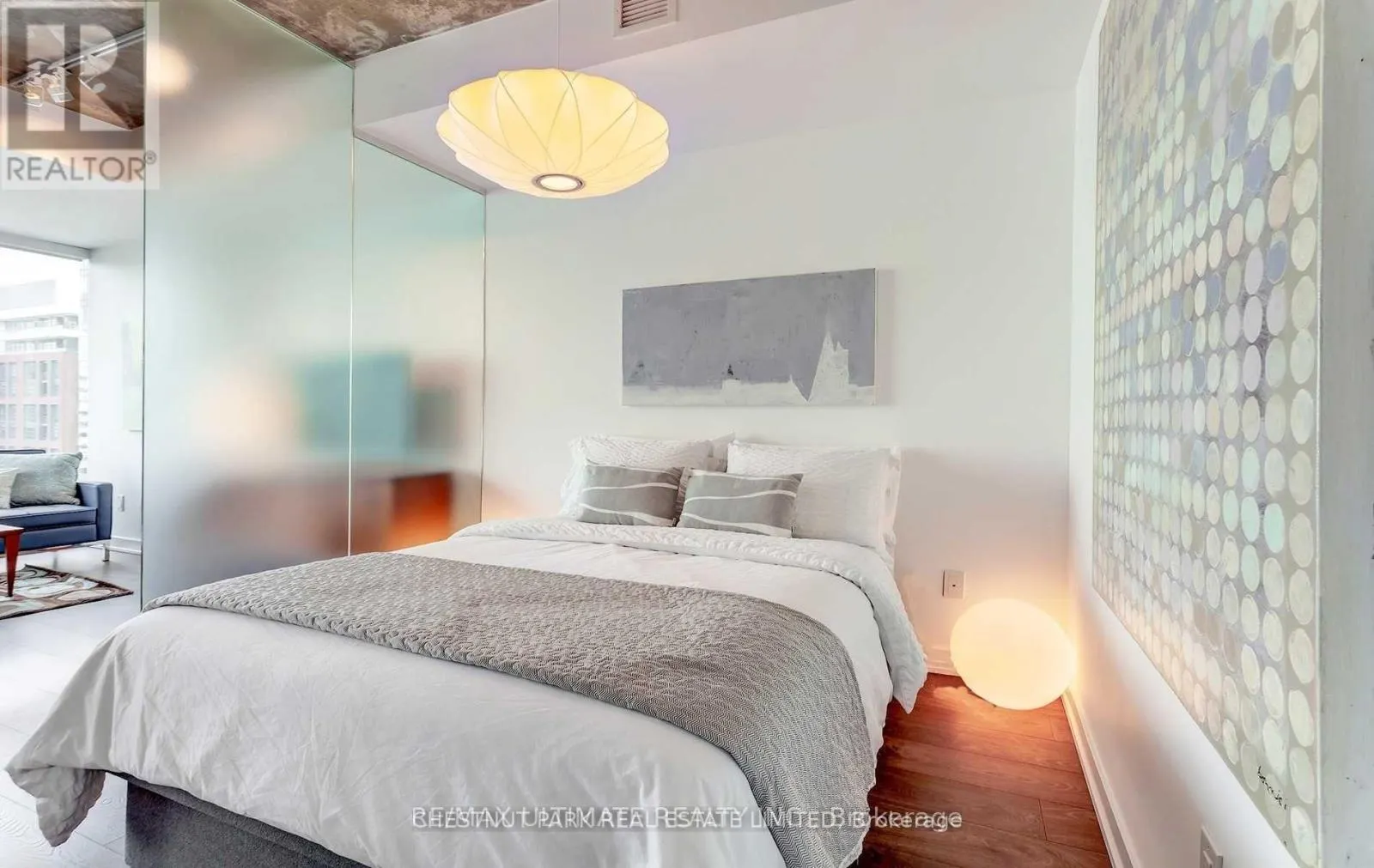 1125 - 629 KING STREET W