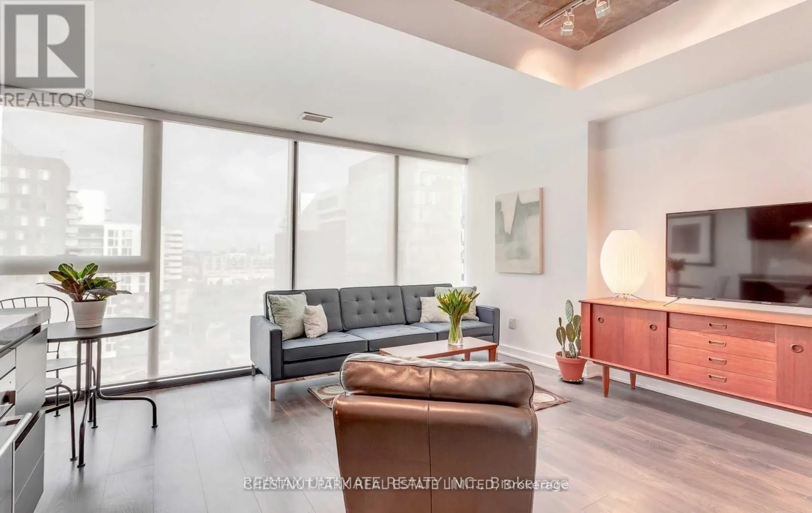 1125 - 629 KING STREET W