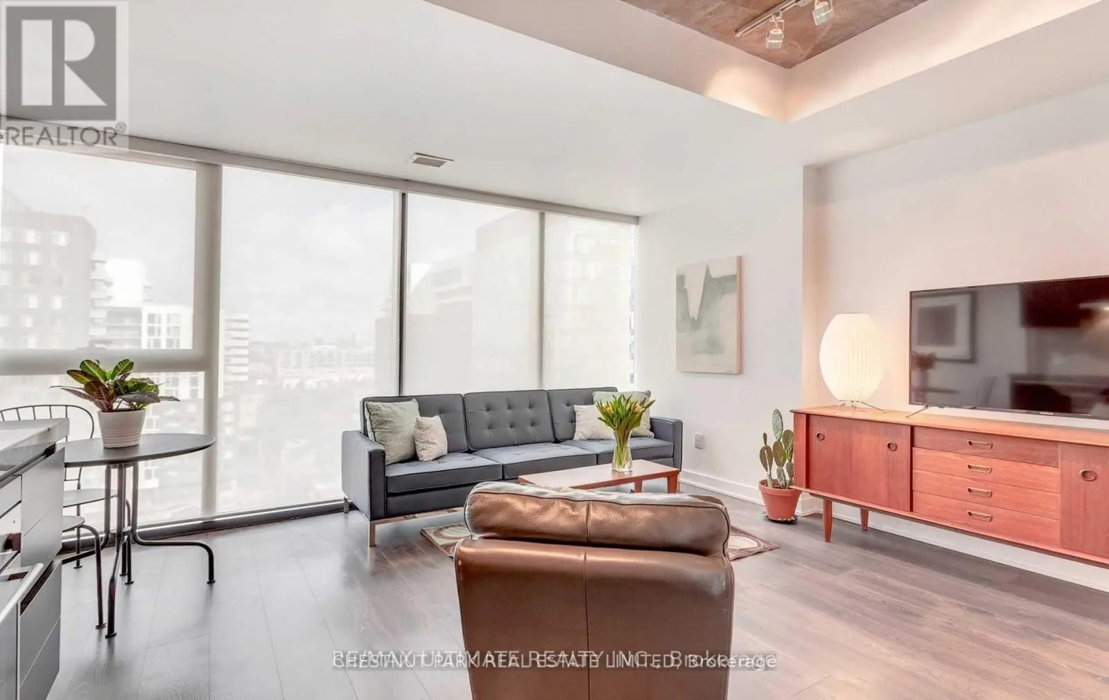 1125 - 629 KING STREET W