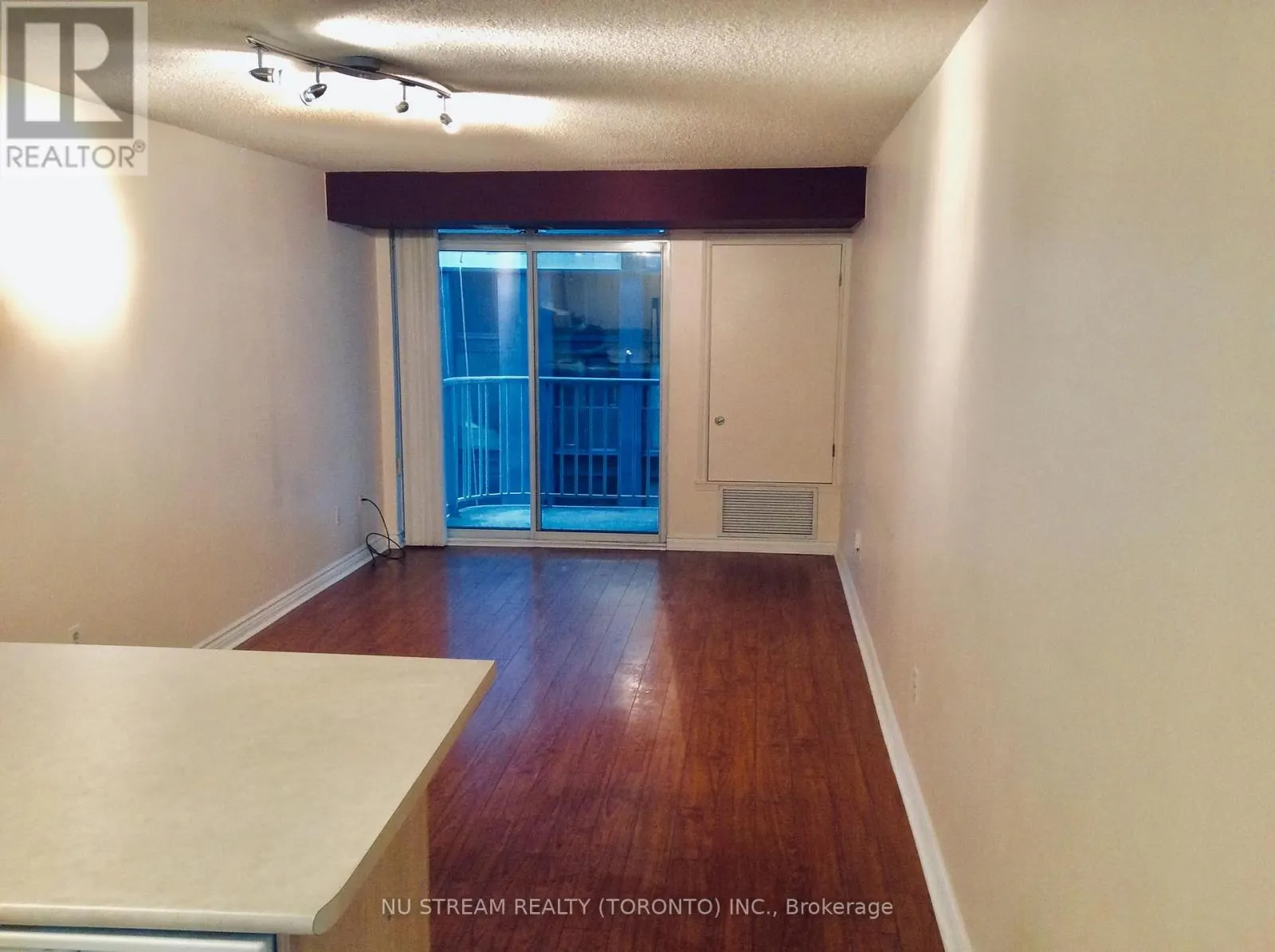 608 - 105 VICTORIA STREET
