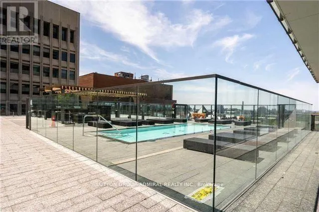 212 - 57 ST JOSEPH STREET W