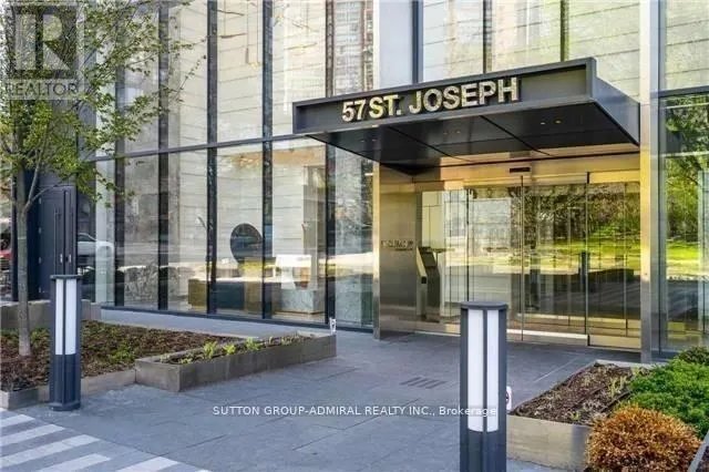 212 - 57 ST JOSEPH STREET W