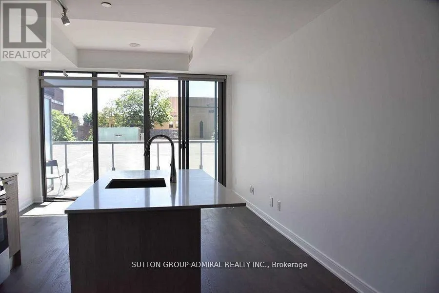 212 - 57 ST JOSEPH STREET W