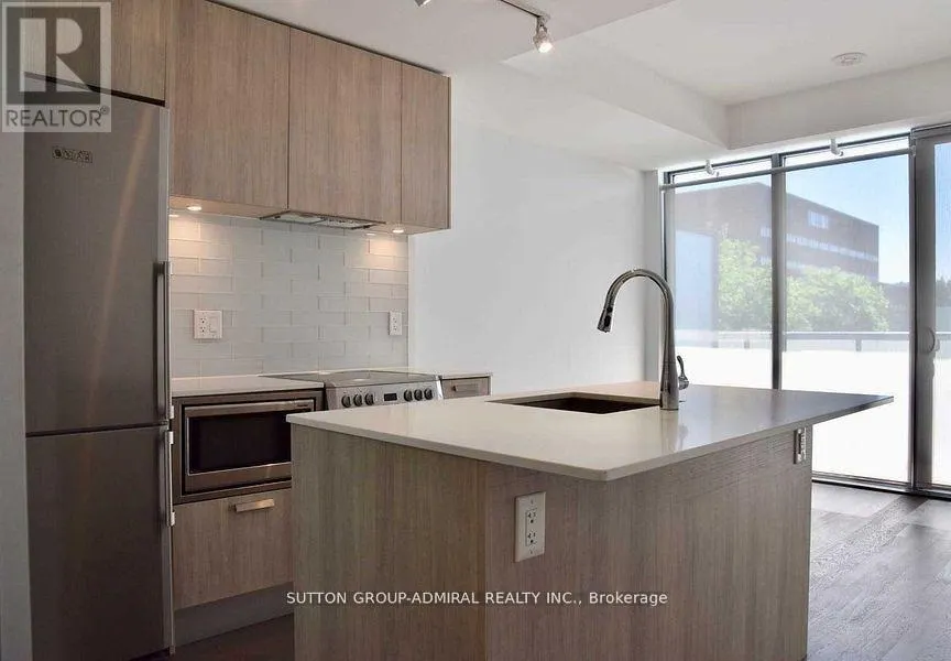 212 - 57 ST JOSEPH STREET W