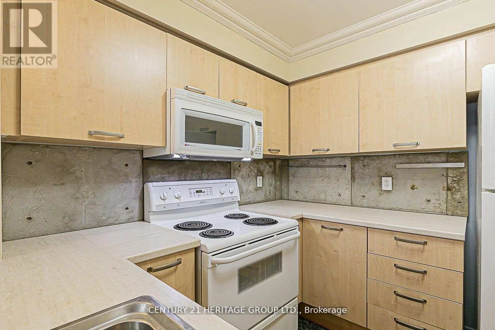 407 - 55 HARRISON GARDEN BOULEVARD S