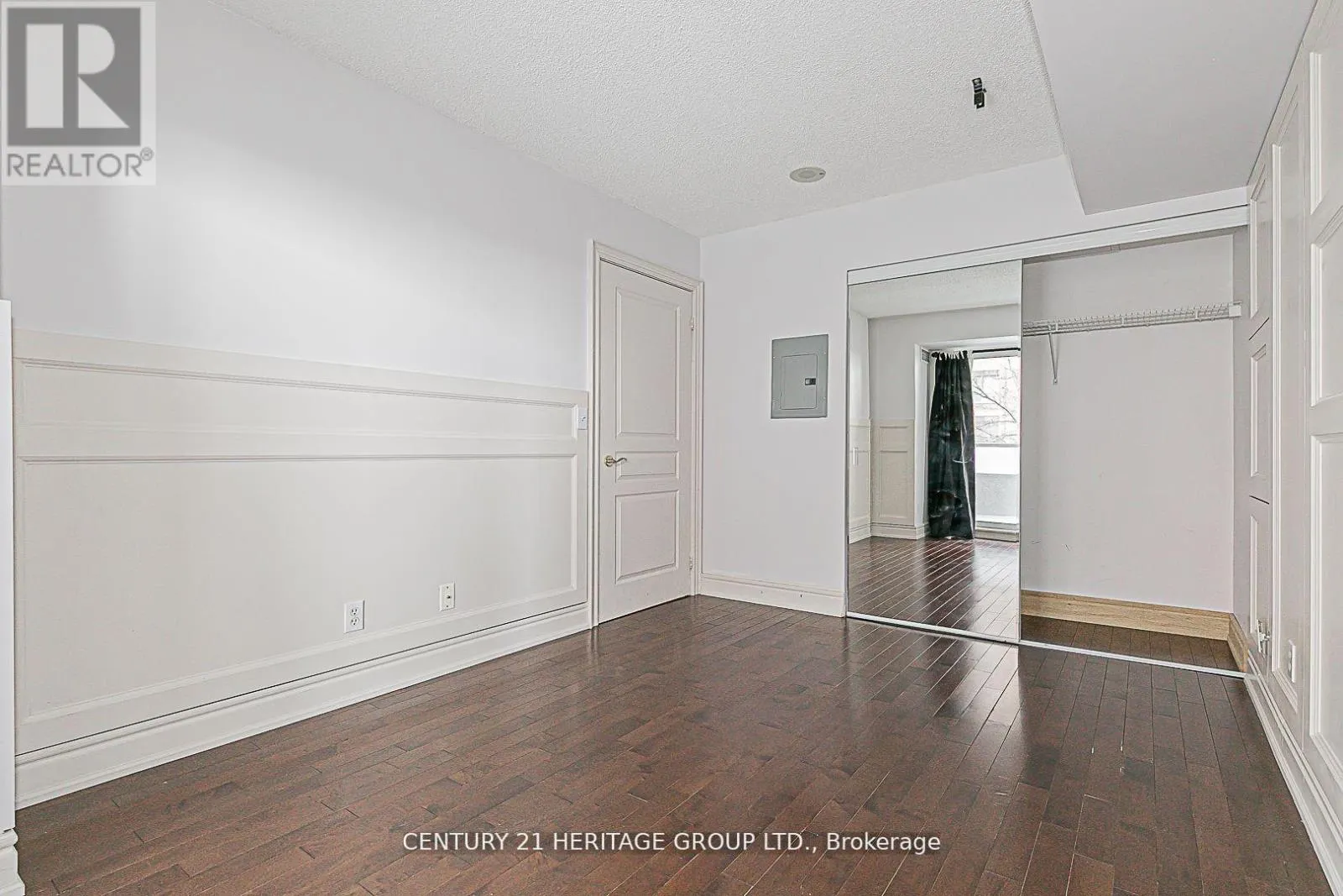 407 - 55 HARRISON GARDEN BOULEVARD S