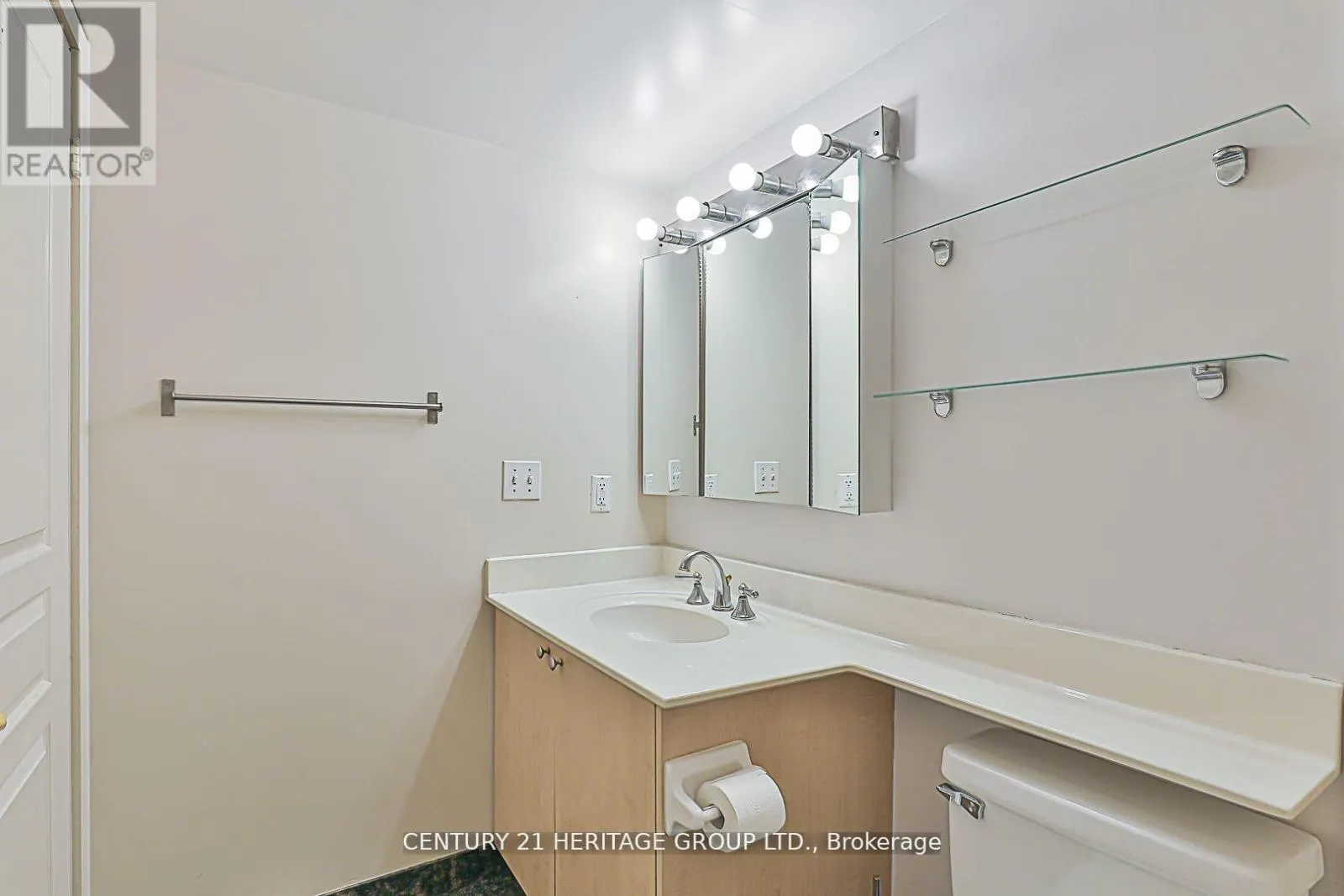 407 - 55 HARRISON GARDEN BOULEVARD S