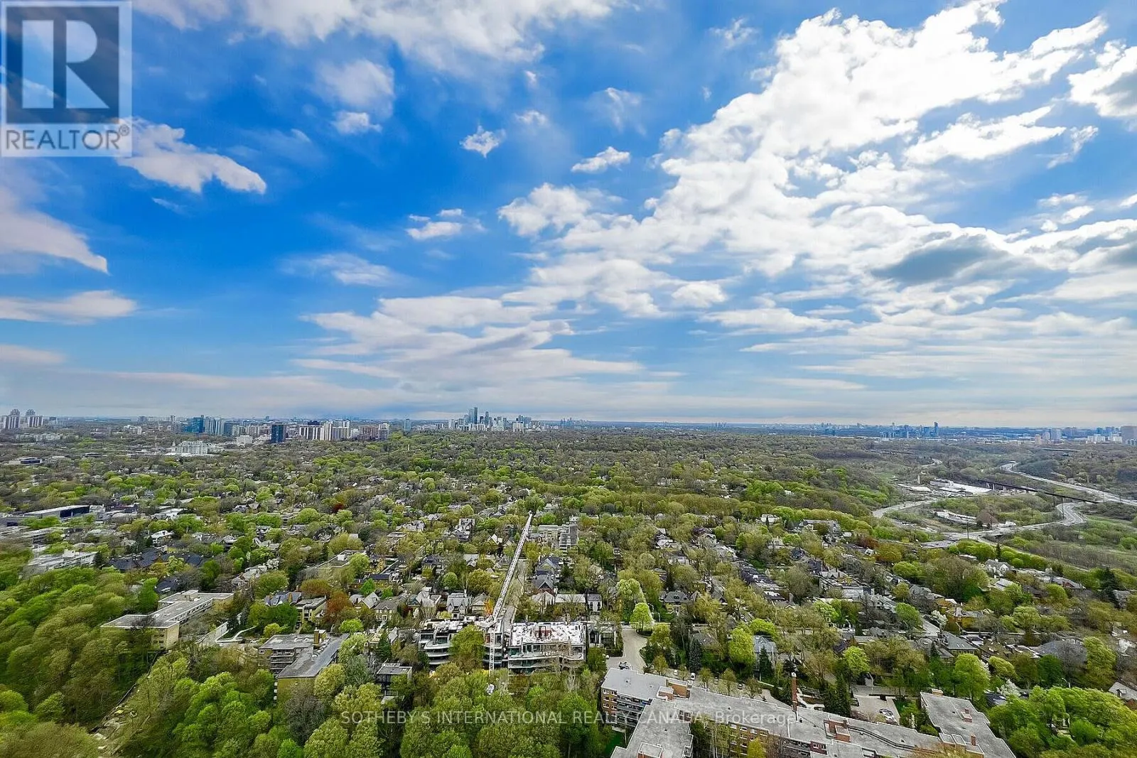 4215 - 585 BLOOR STREET E