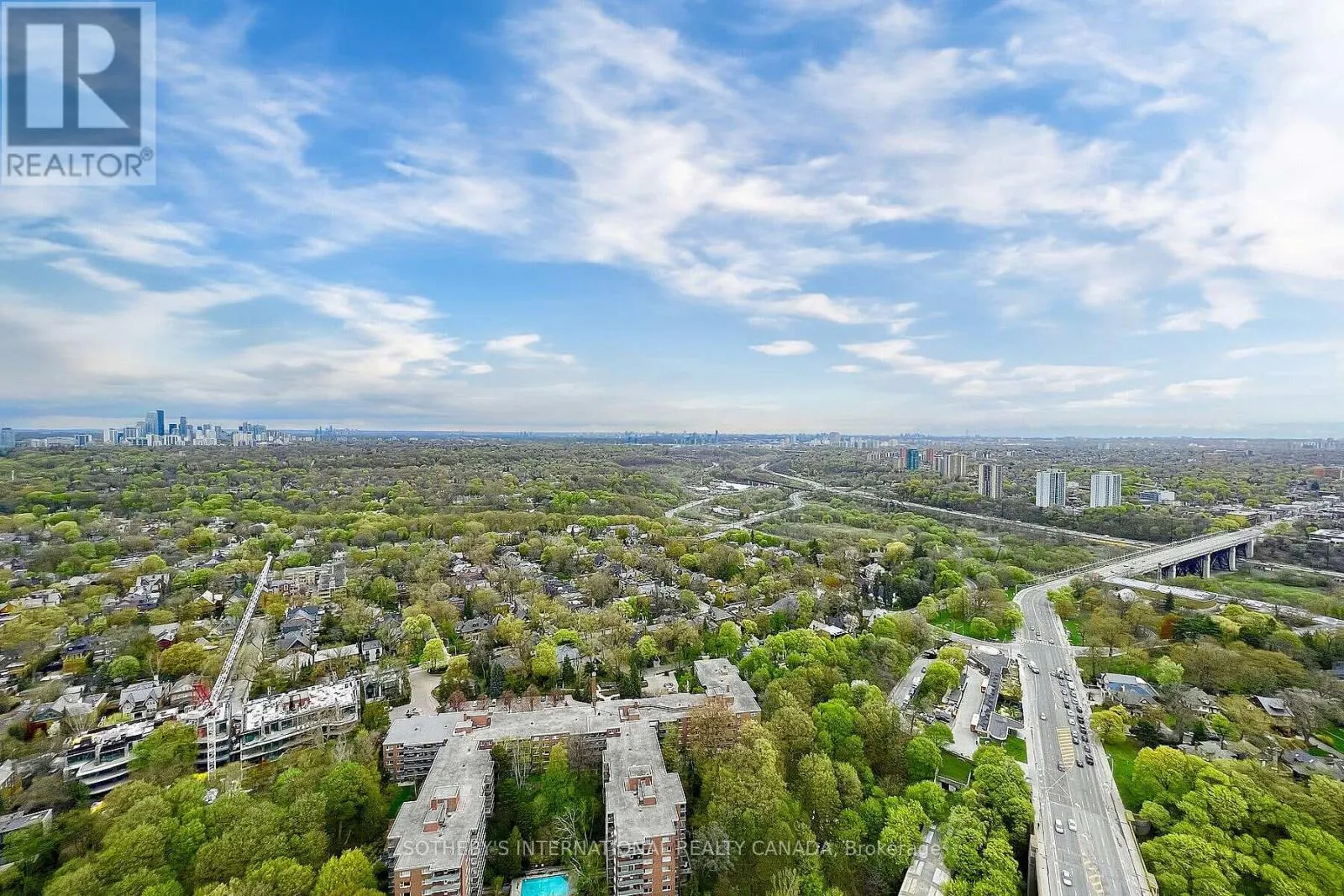 4215 - 585 BLOOR STREET E