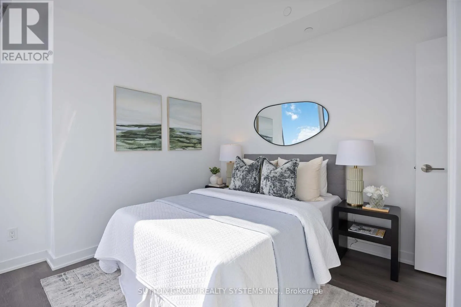 LPH05 - 8 WELLESLEY STREET W