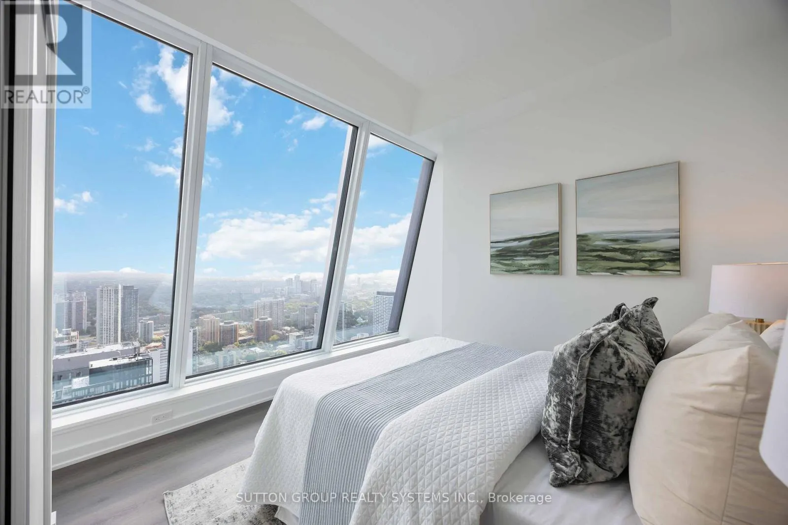 LPH05 - 8 WELLESLEY STREET W
