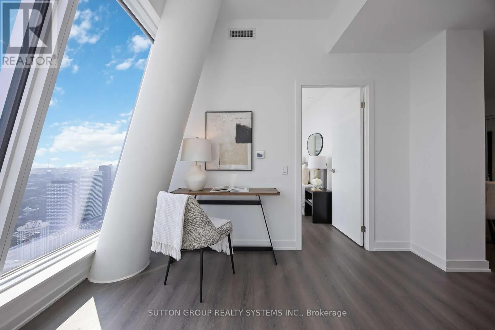 LPH05 - 8 WELLESLEY STREET W