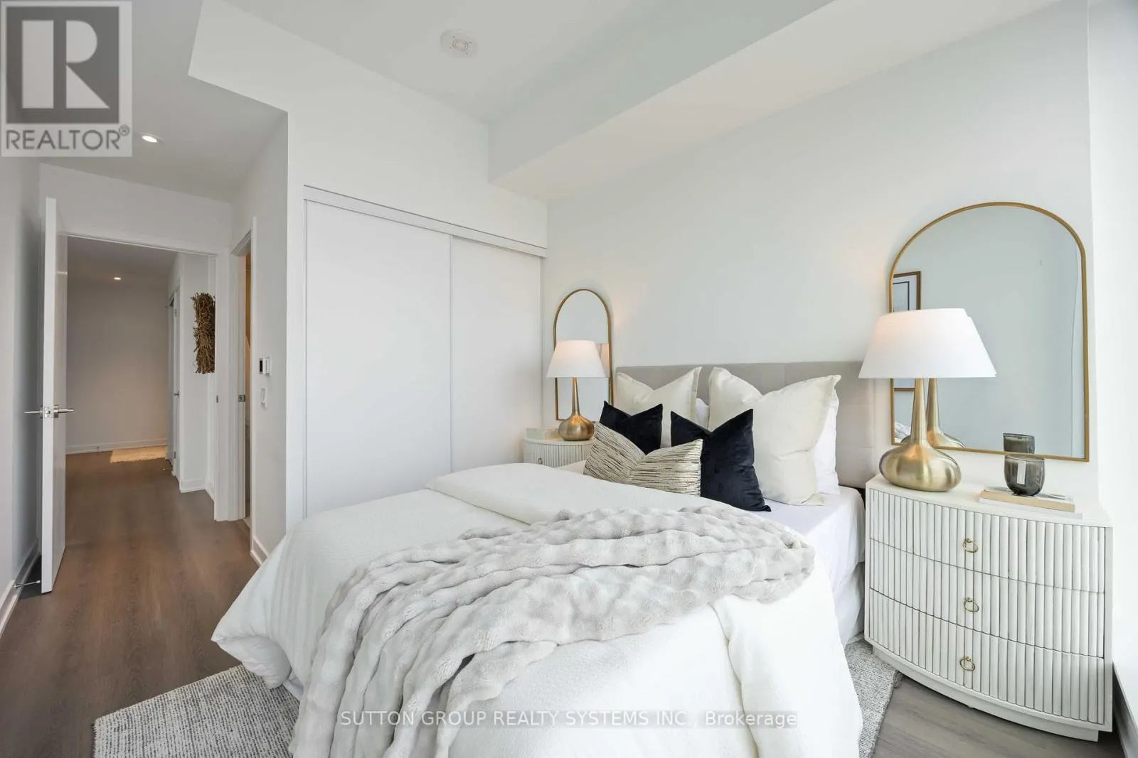 LPH05 - 8 WELLESLEY STREET W