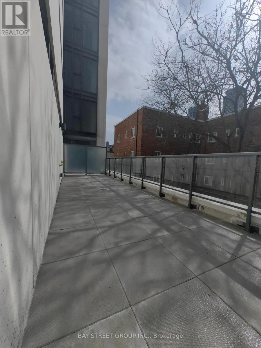 204 - 81 WELLESLEY STREET E