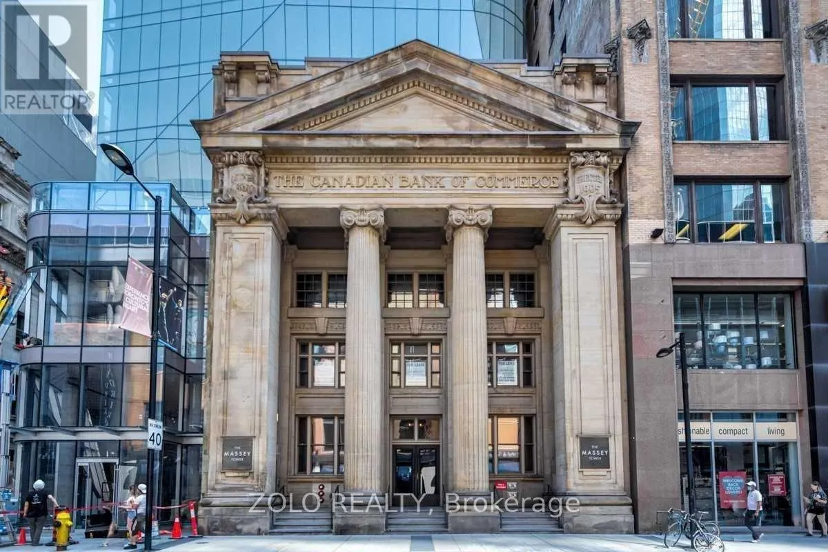 5202 - 197 YONGE STREET