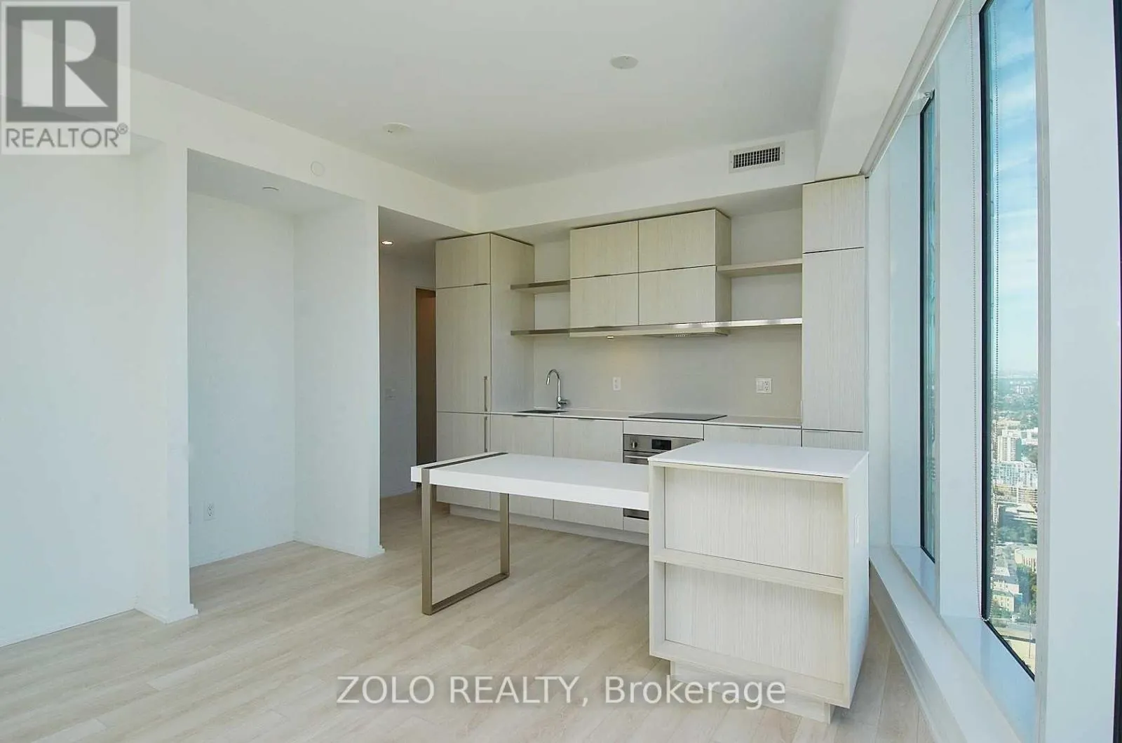 5202 - 197 YONGE STREET