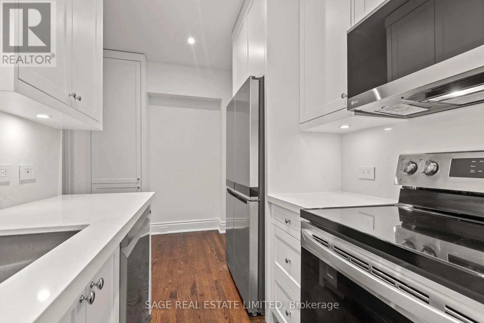 102 - 150 BALMORAL AVENUE