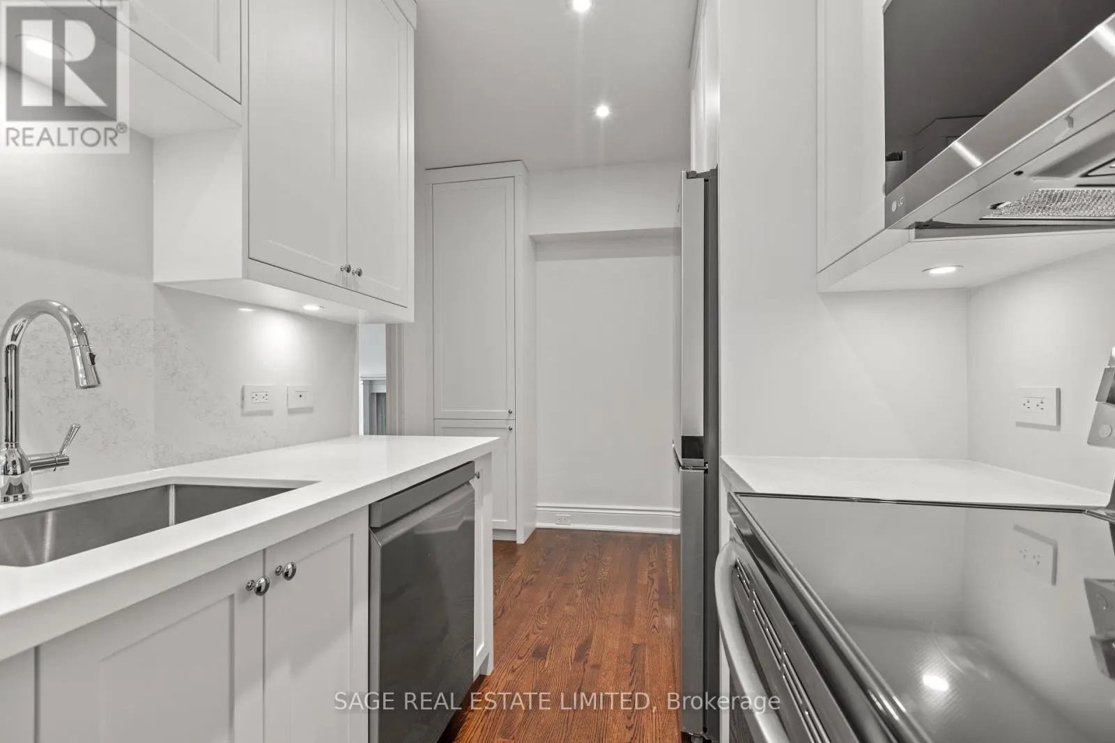 102 - 150 BALMORAL AVENUE