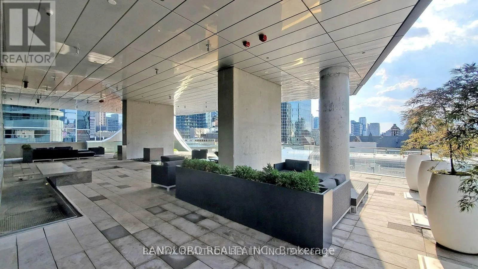 4309 - 197 YONGE STREET