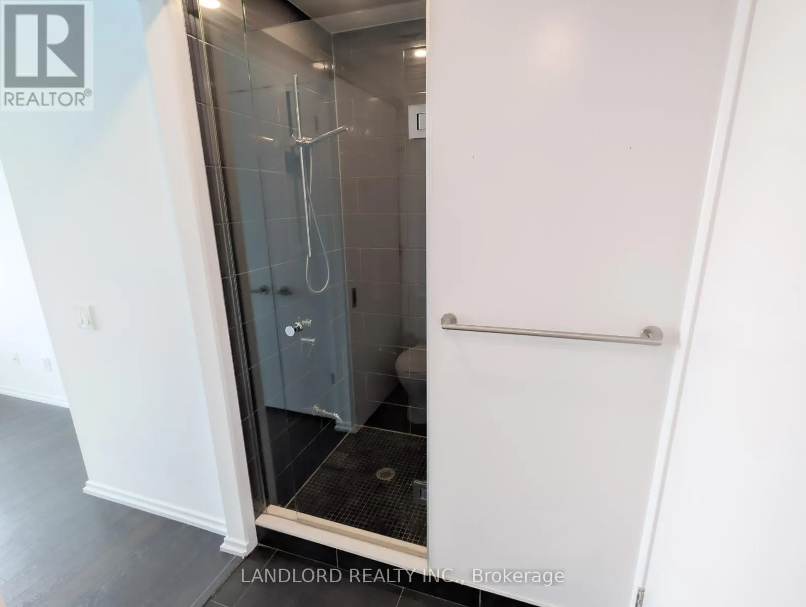 4309 - 197 YONGE STREET
