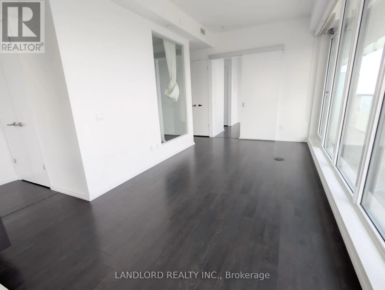 4309 - 197 YONGE STREET