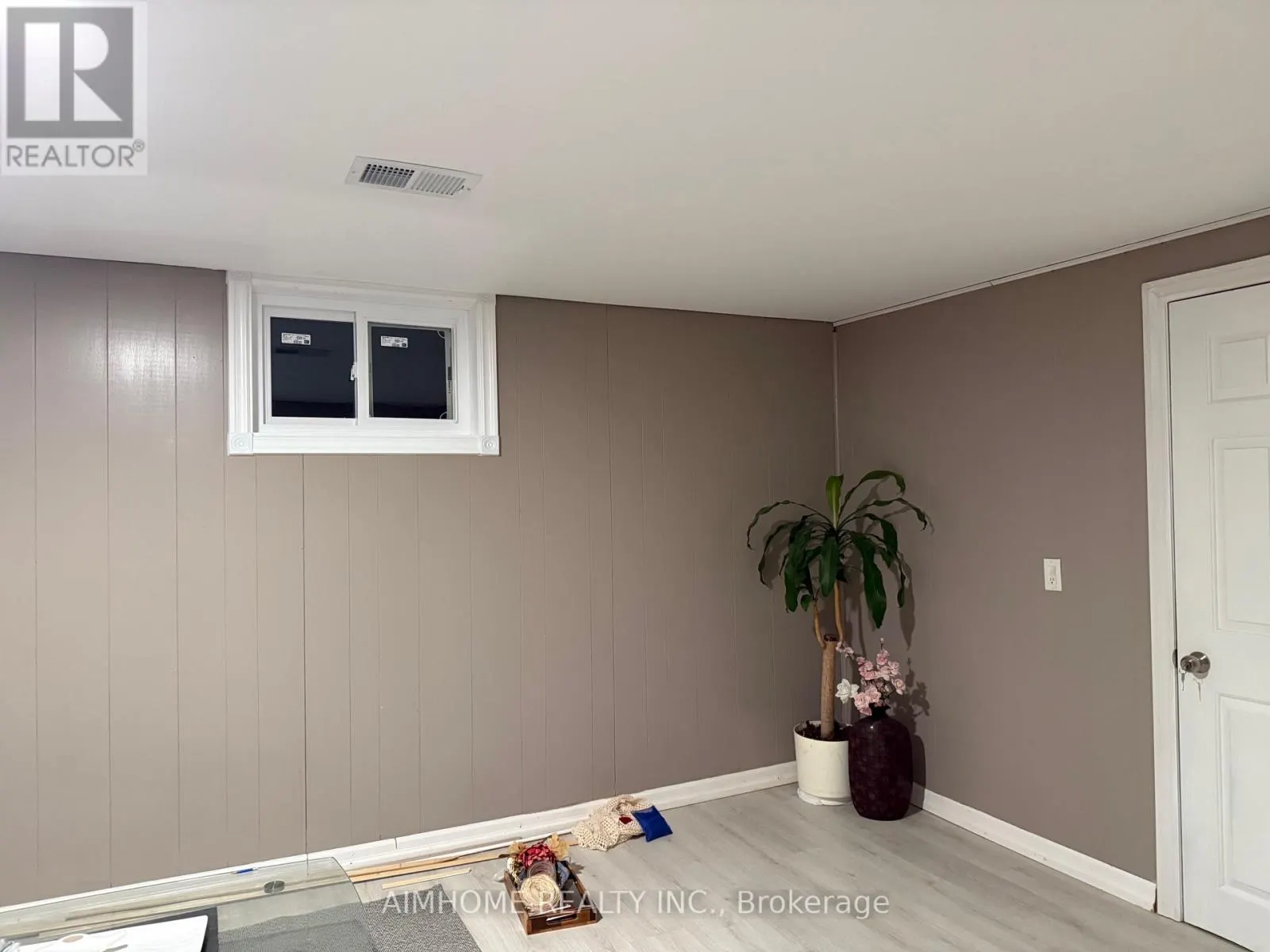 #1BAST - 22 DALESIDE CRESCENT