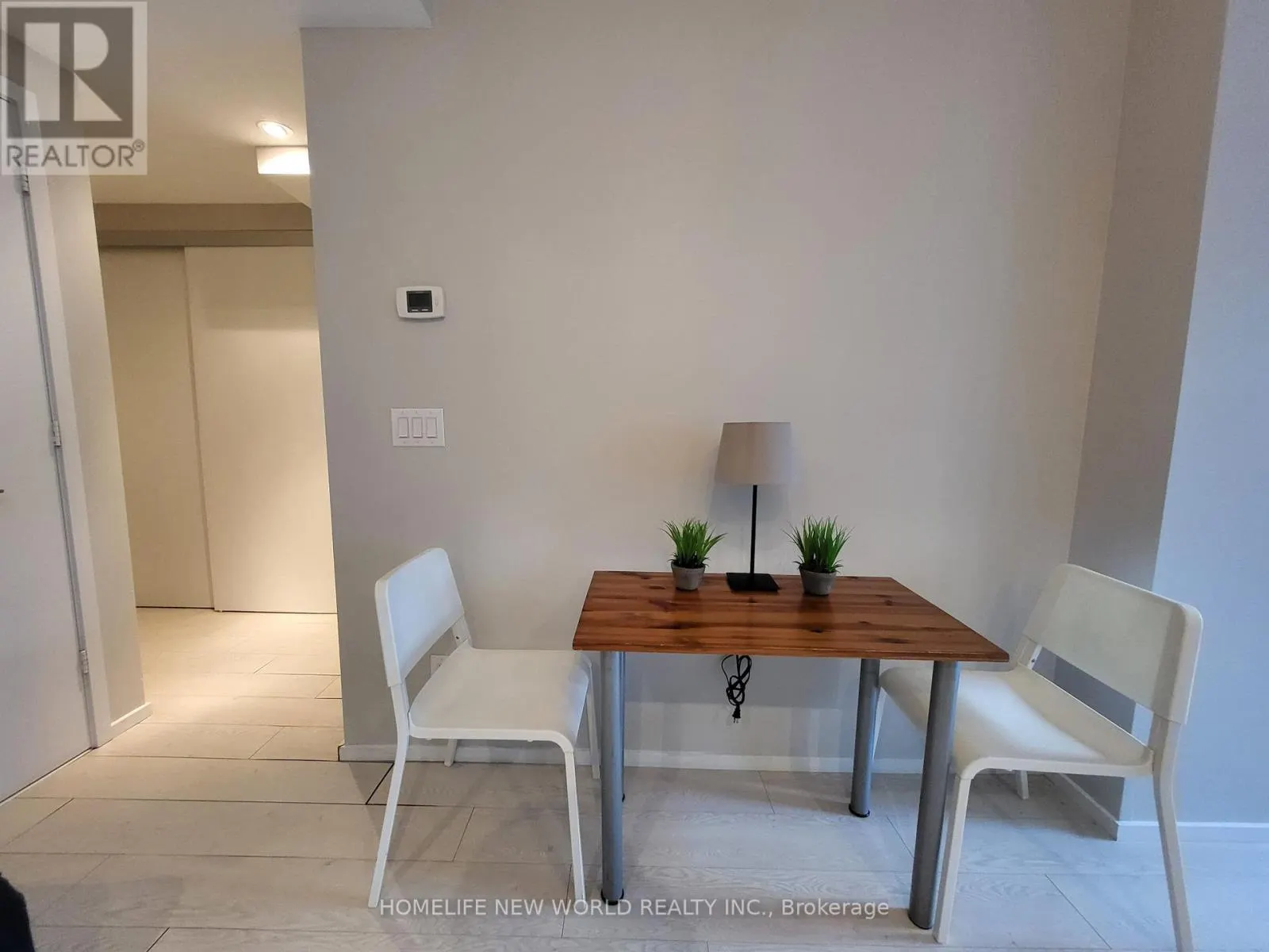 404 - 8 CHARLOTTE STREET