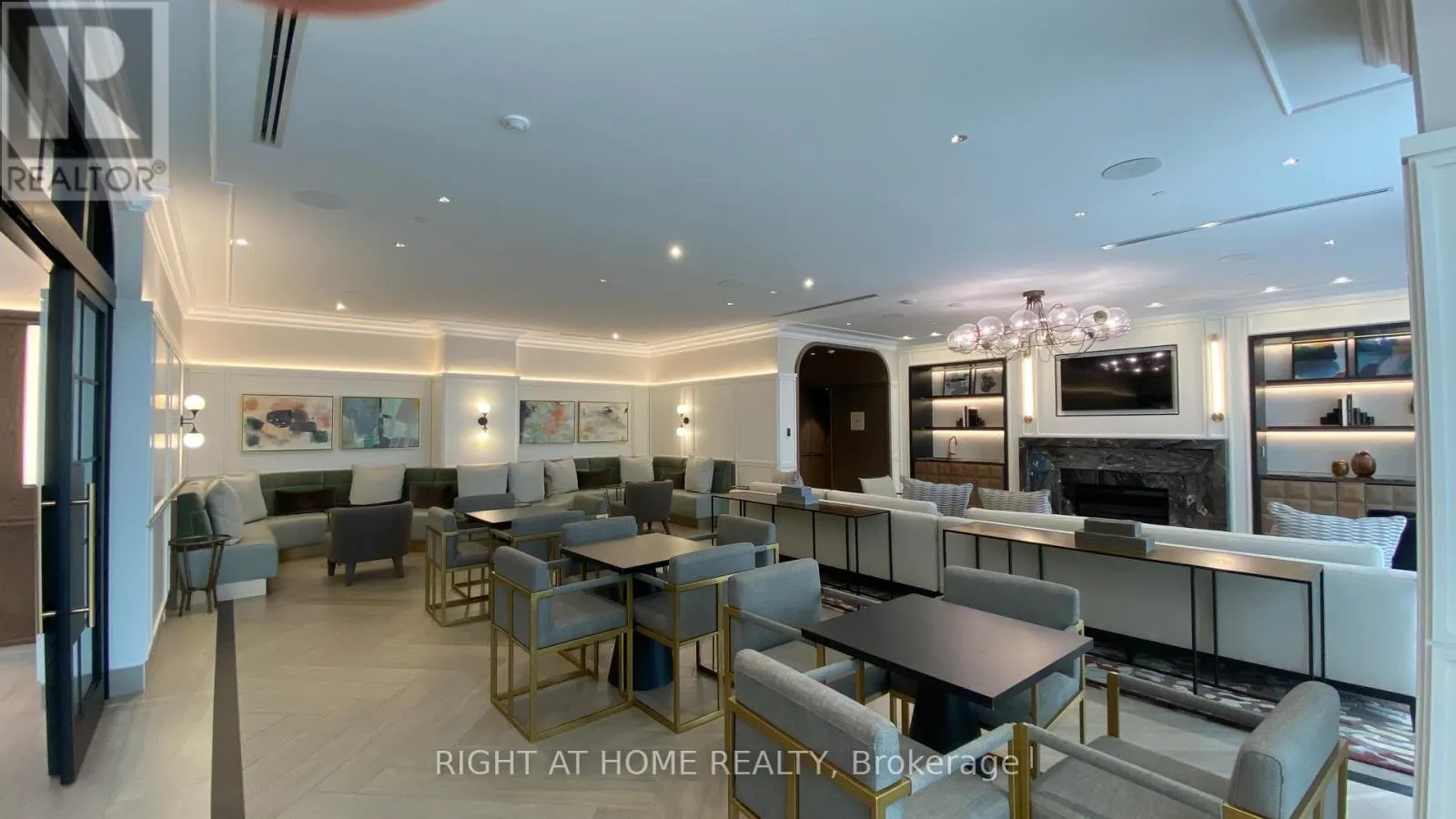 30 INN ON THE PARK DRIVE