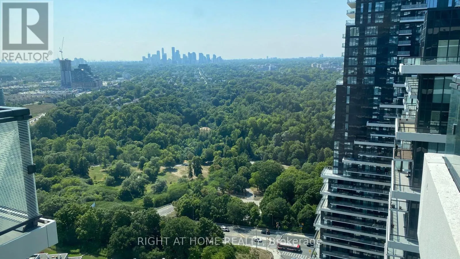 30 INN ON THE PARK DRIVE