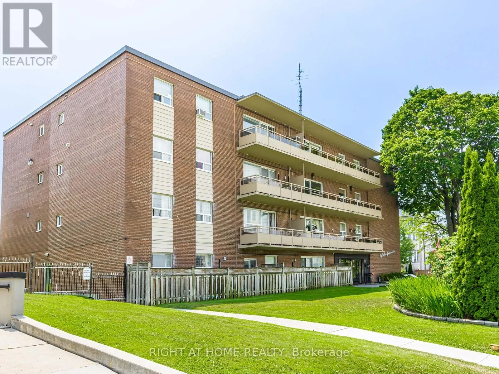 104 - 71 JONESVILLE CRESCENT